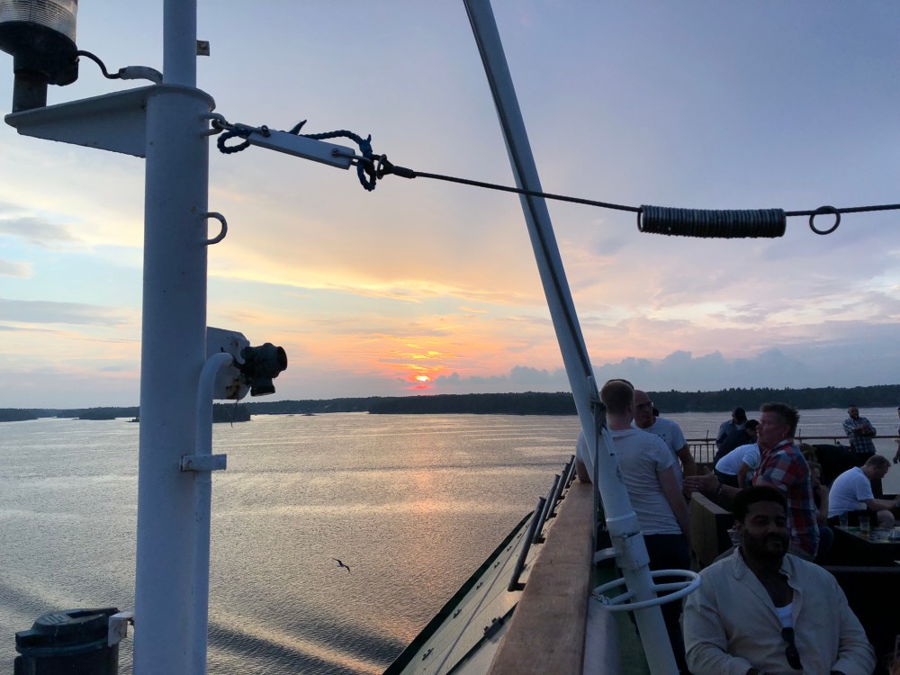 C2B659B2-1135-4654-8233-362282ED6D44