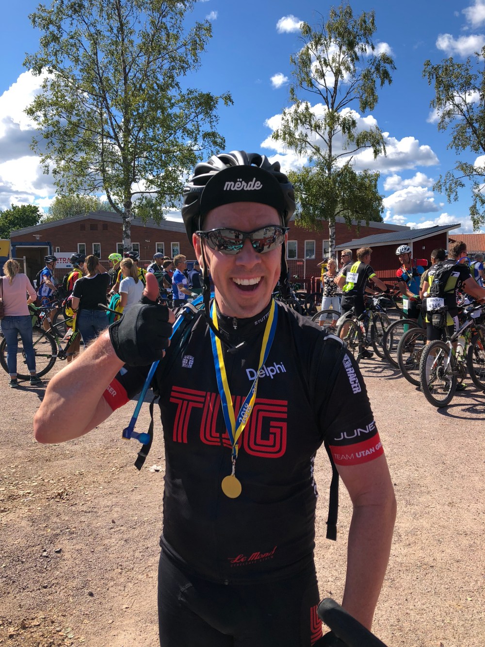 A4073D6D-E0C2-42E2-85B8-D2755550F99D